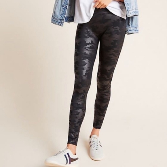 SPANX Womens Black Faux Leather Camouflage Print Shapewear Leggings Size L   EUC - Picture 4 of 15